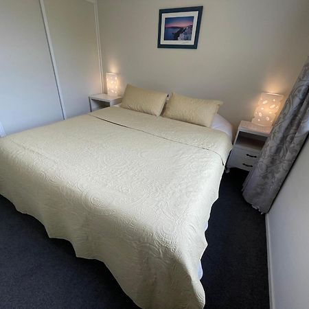 Appartement Quiet, New, Sunny Cnzhouse On Upstairs Near Cbd à Christchurch Extérieur photo