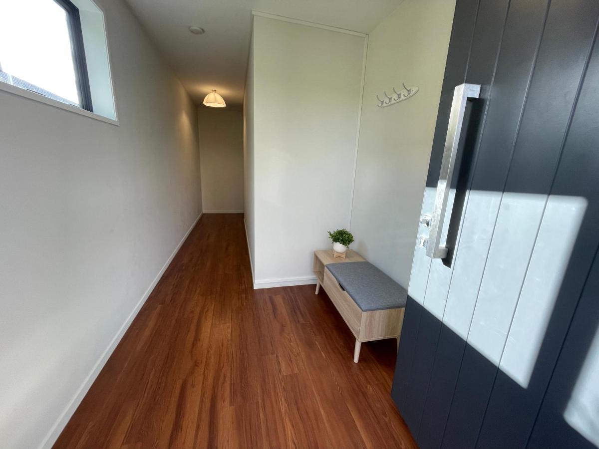Appartement Quiet, New, Sunny Cnzhouse On Upstairs Near Cbd à Christchurch Extérieur photo
