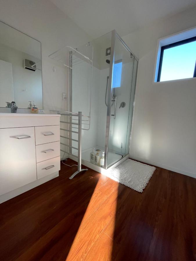 Appartement Quiet, New, Sunny Cnzhouse On Upstairs Near Cbd à Christchurch Extérieur photo