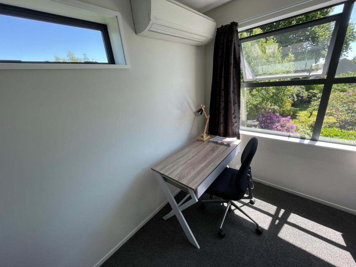 Appartement Quiet, New, Sunny Cnzhouse On Upstairs Near Cbd à Christchurch Extérieur photo